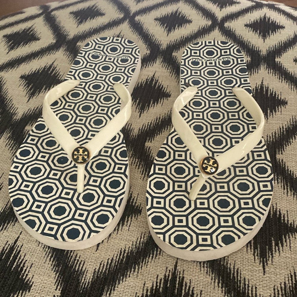 Tory Burch Flip Flop Blue and white size 9